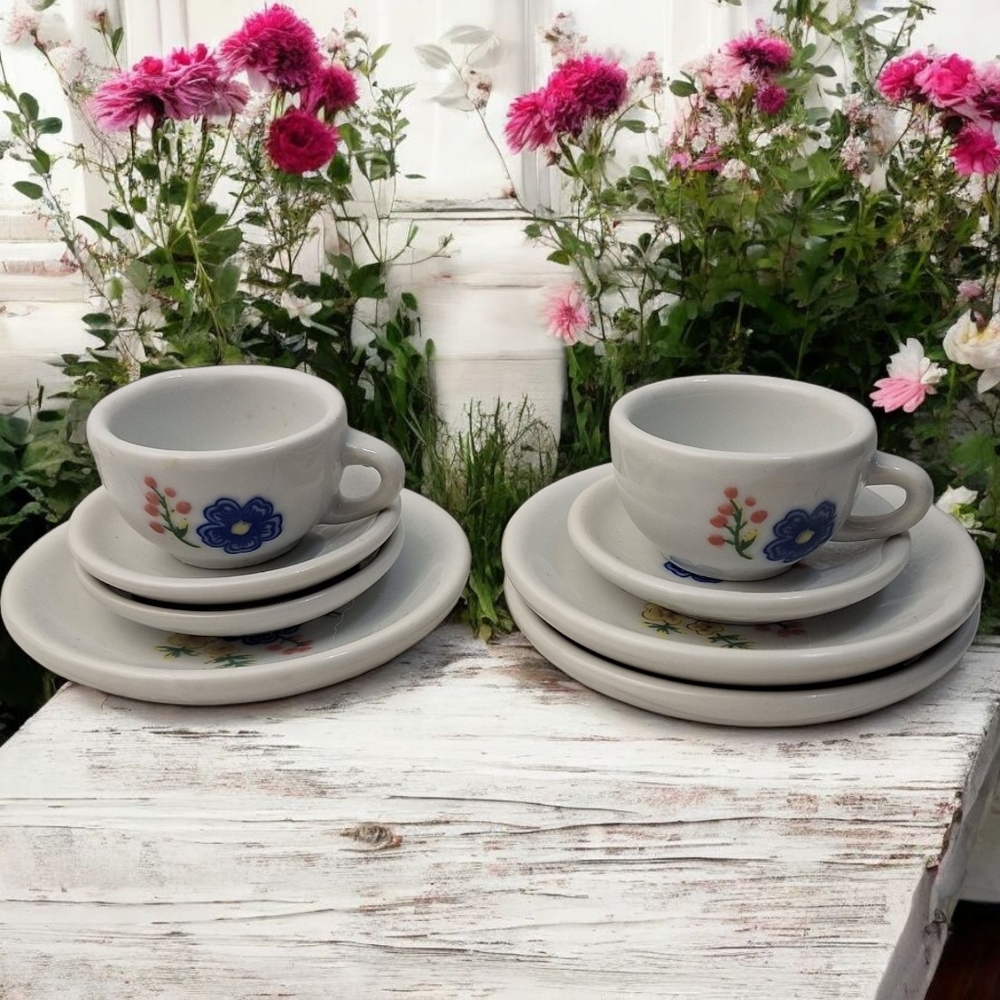 8 Pieces Vintage Strombecker Corp Childs Porcelain Tea Set Floral Cups Saucers